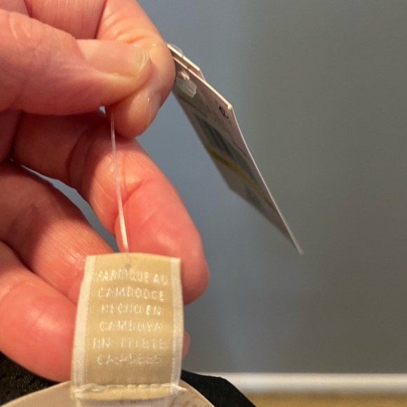 Michael Kors V-Neck Satin 3/4 tie sleeves - Picture 8 of 9